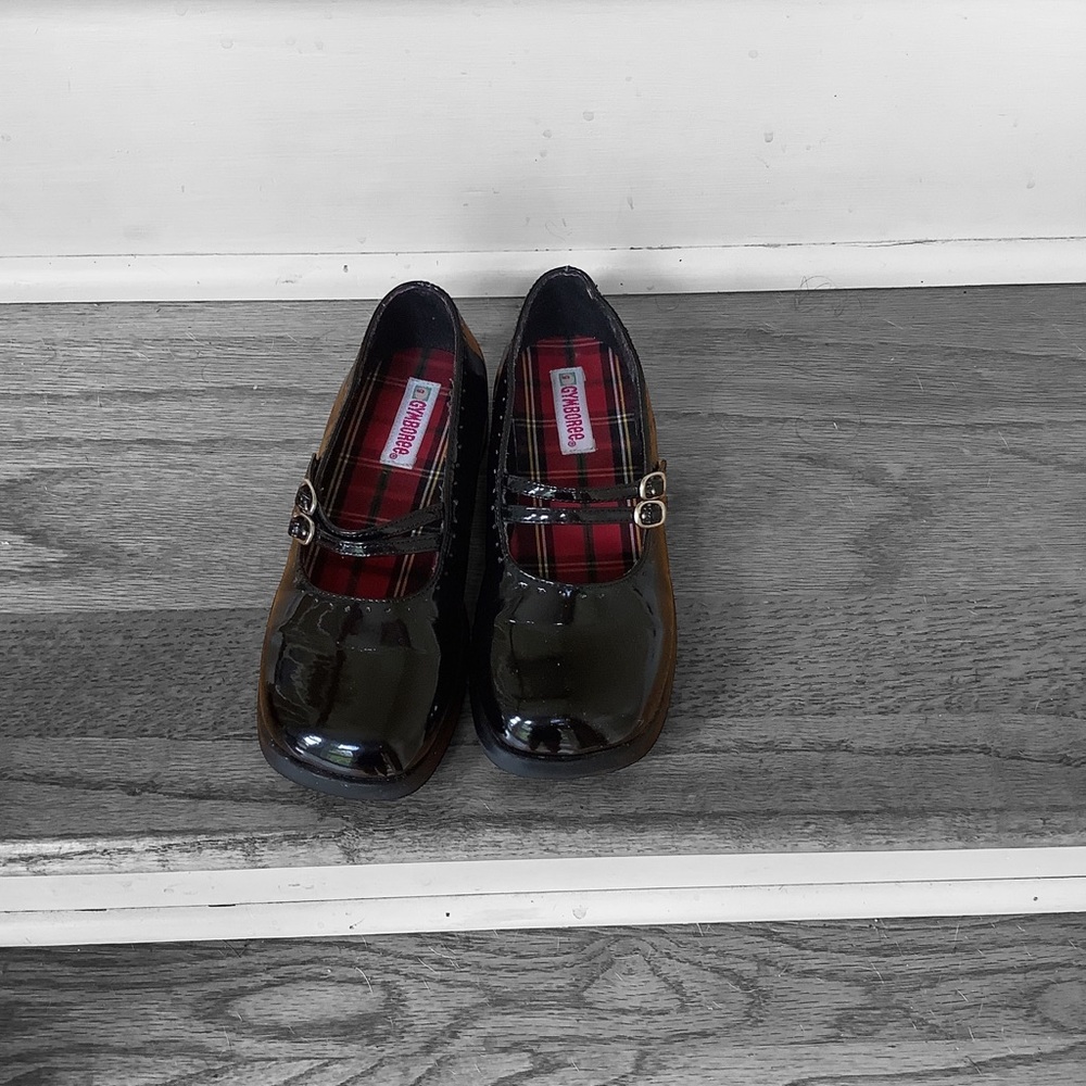 Gymboree patten leather black shoes. Size 11.